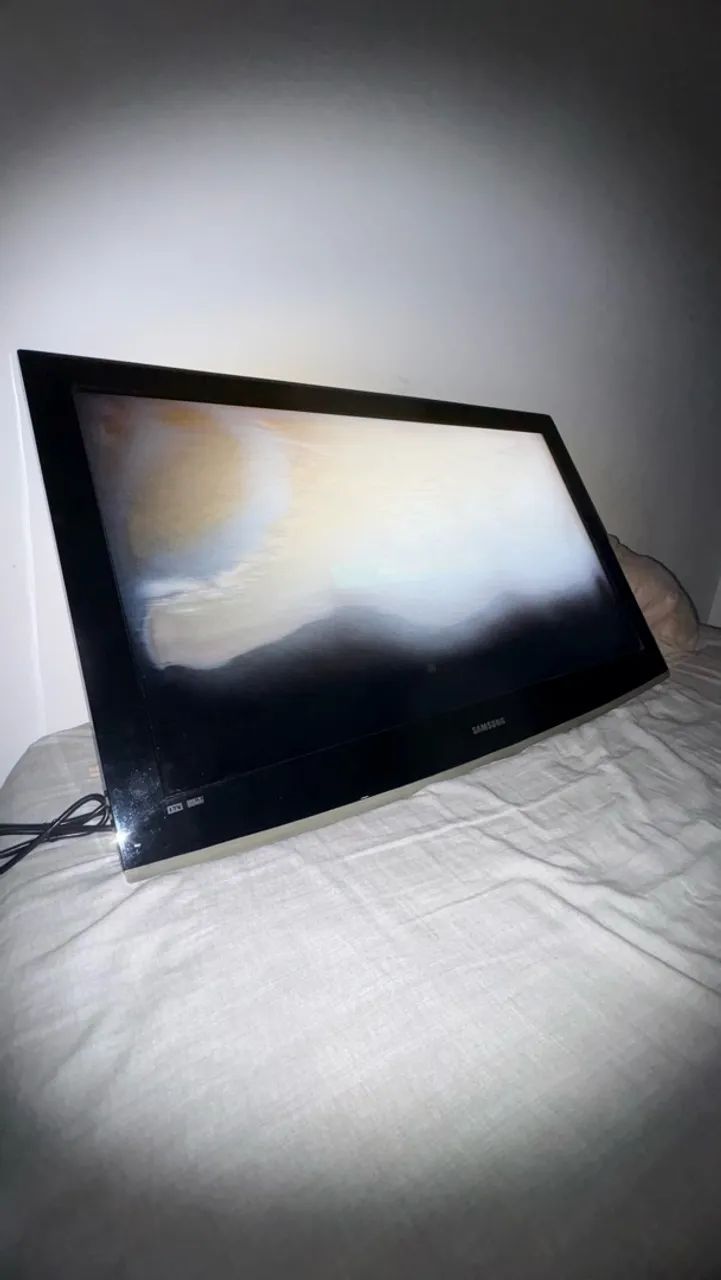 Vento Tv Samsung 40 polegadas ? bom pra retirada de peças? - Foto 2