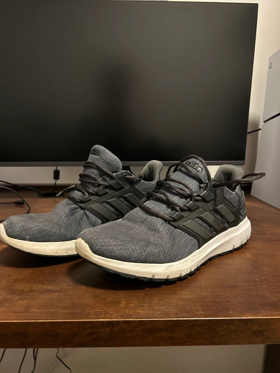 Tênis adidas