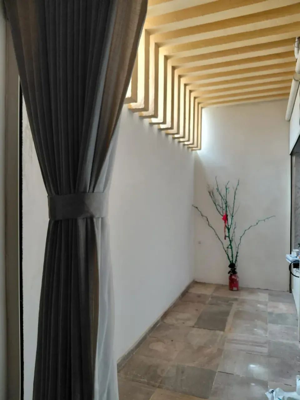 ALUGO OU VENDO AMPLA RESIDÊNCIA - Foto 4