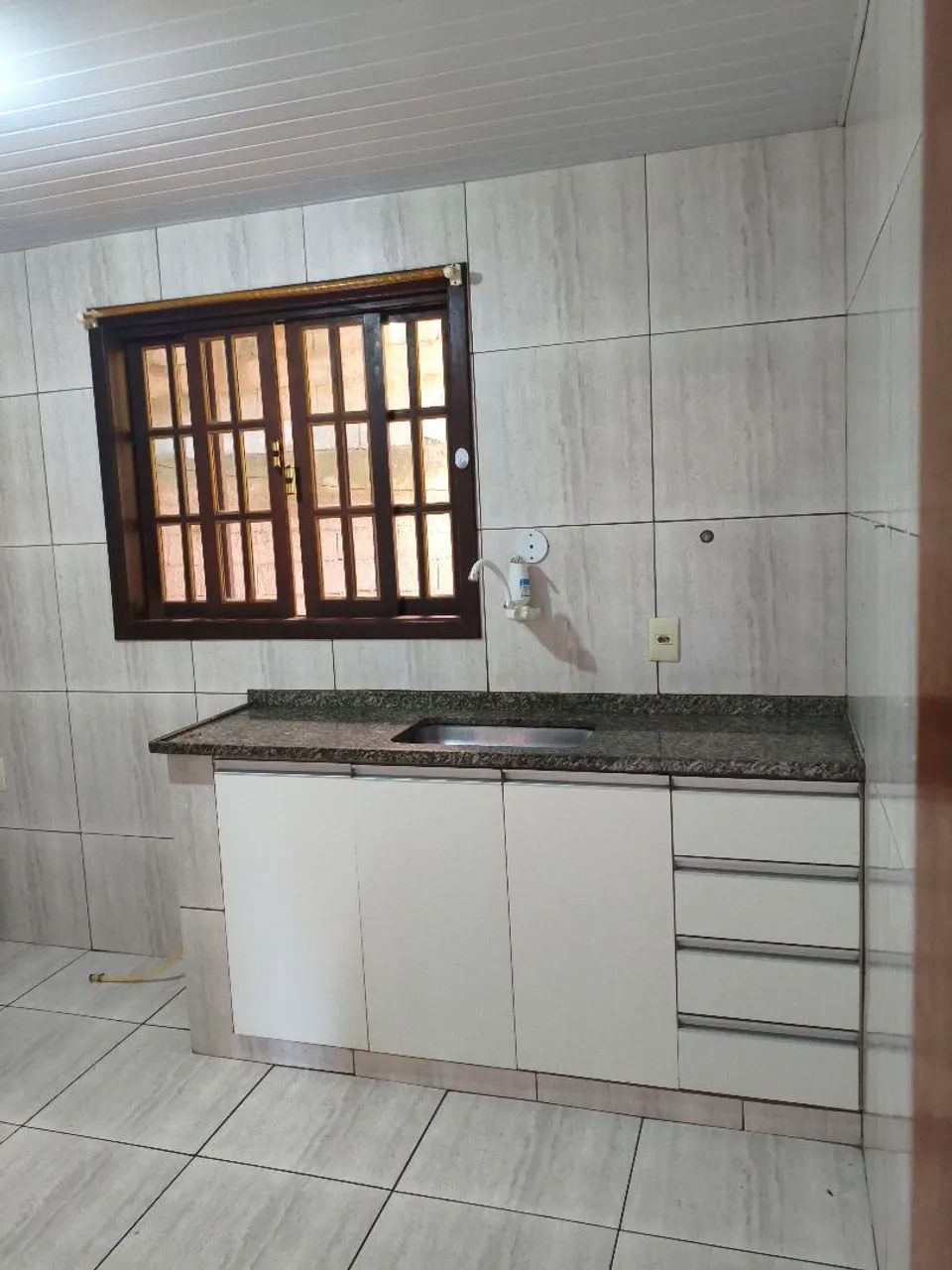 Alugo casa tipo apto com varanda e área  - Foto 2