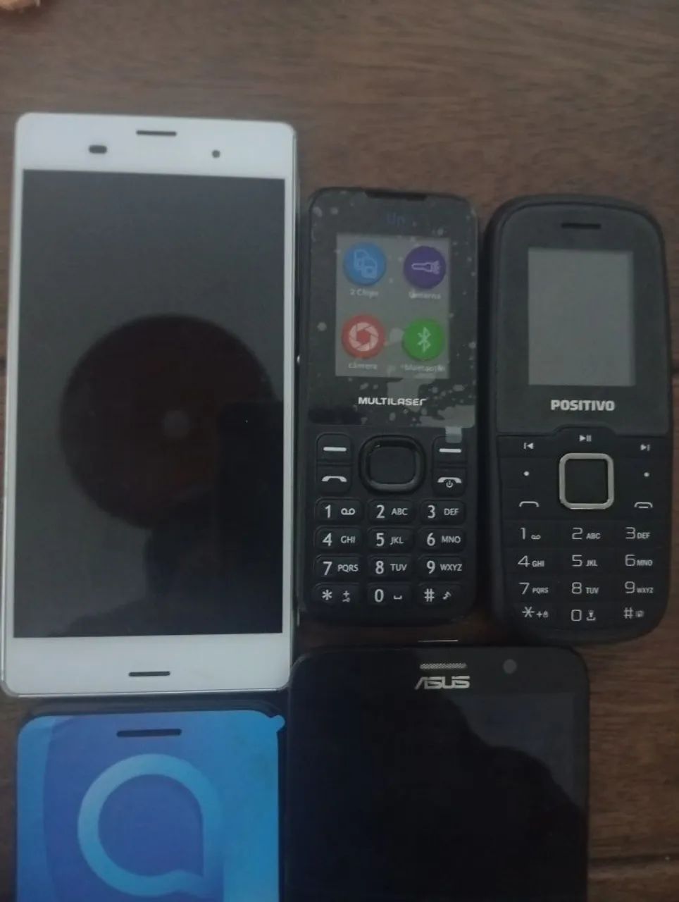 Lote de 5 celulares para retirada de peças - Foto 3