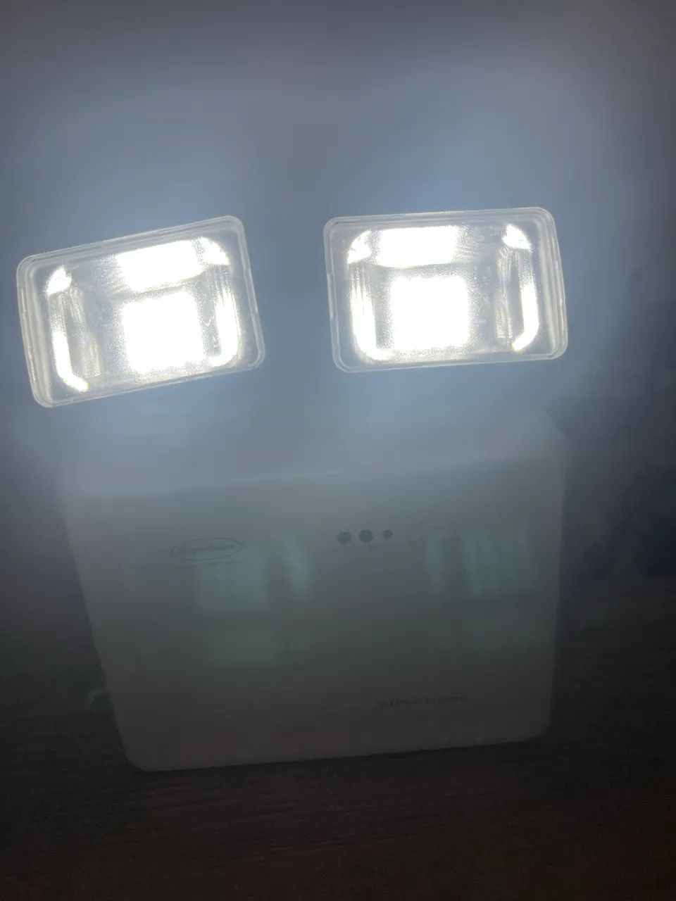 Luminária de emergência 424844313232691202
