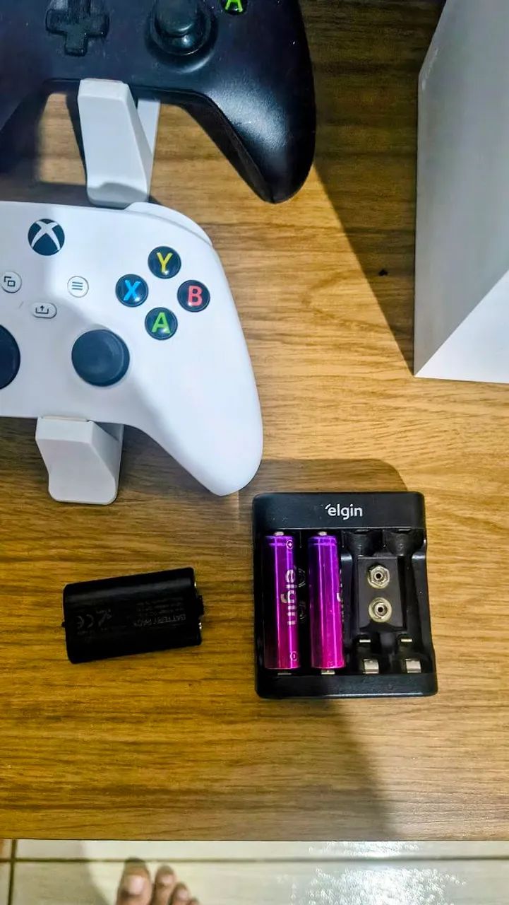 Xbox Séries S com 2 controles   - Foto 4