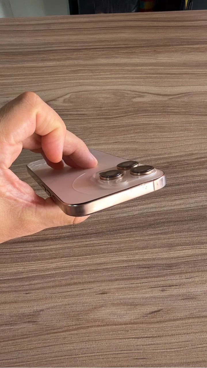 iPhone 16 Pro Desert Titanium  - Foto 2