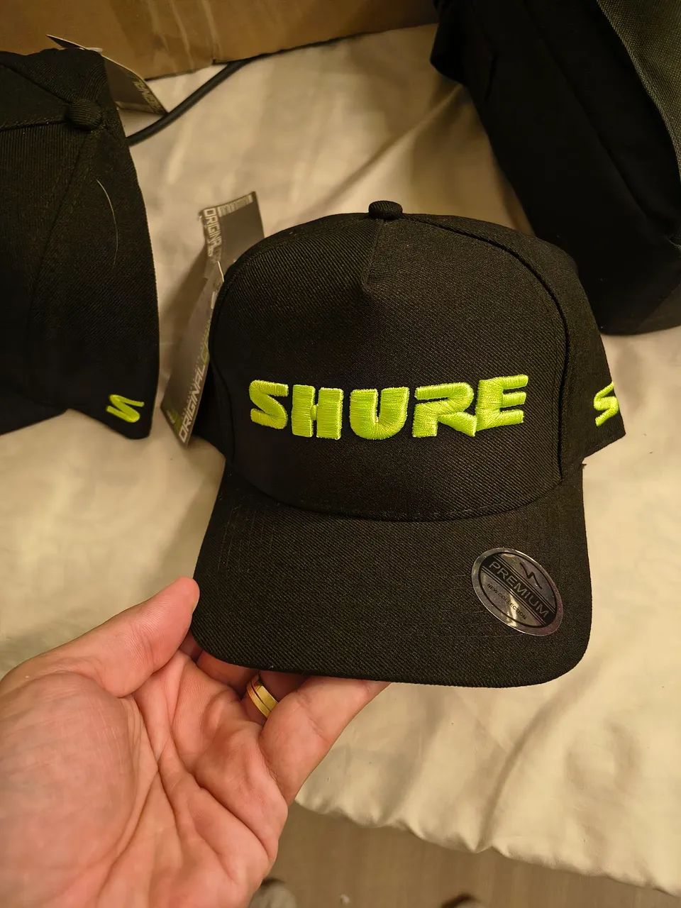 Boné shure 