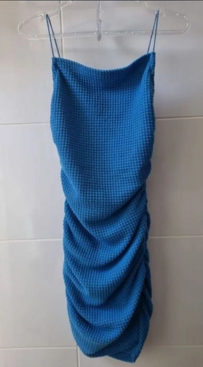 vestido azul com elástico<br><br>P.