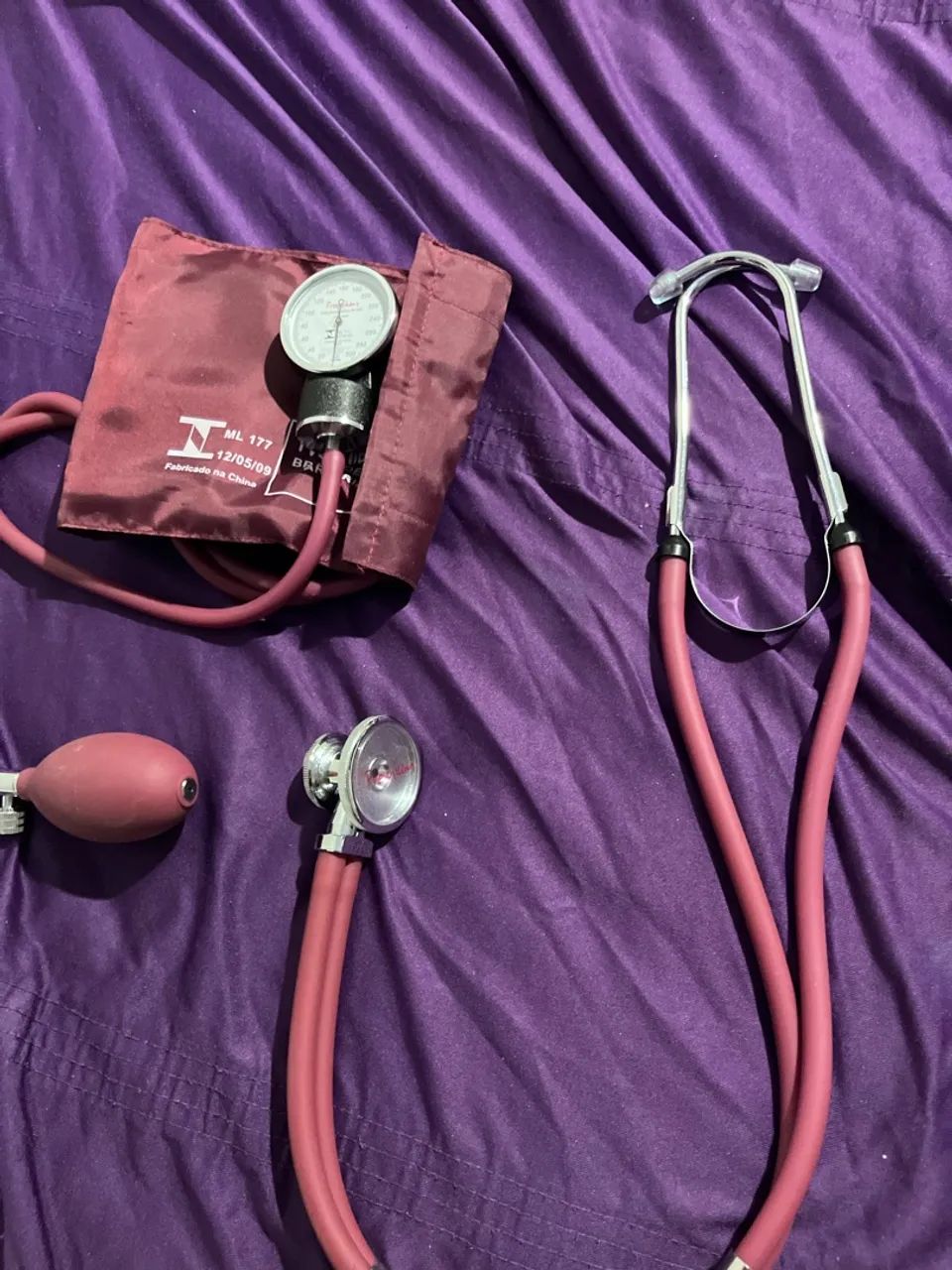 KIT ESTETOSCÓPIO E ESFIGMOMANÔMETRO  - Foto 2