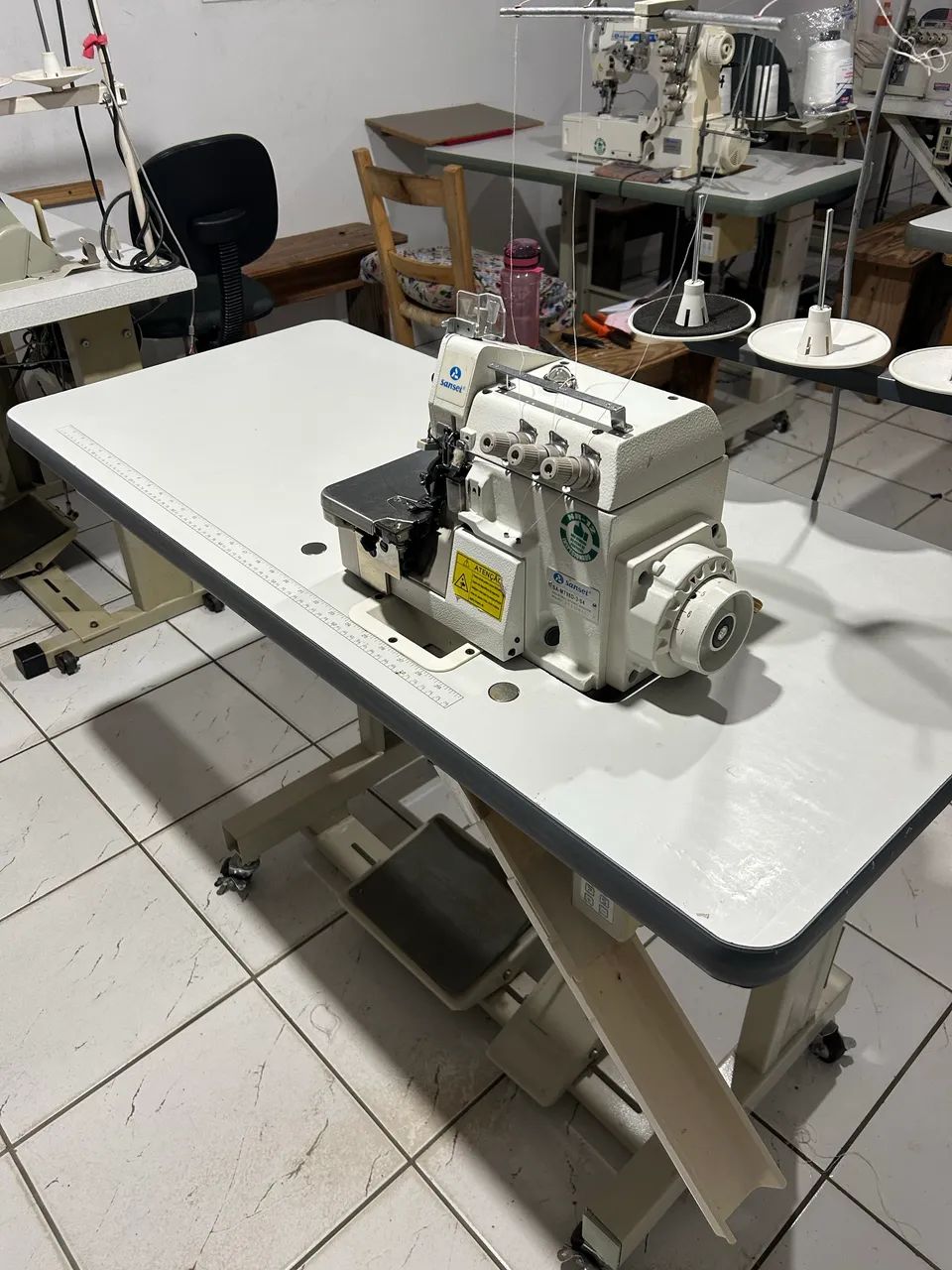 Máquina de costura overloque - Foto 4