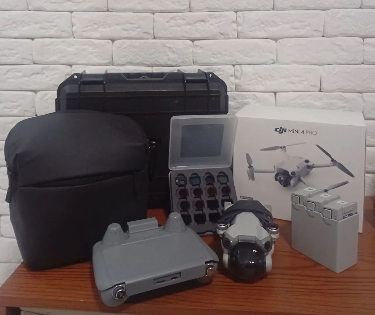 Drone DJI Mini 4 PRO Fly More Combo Plus