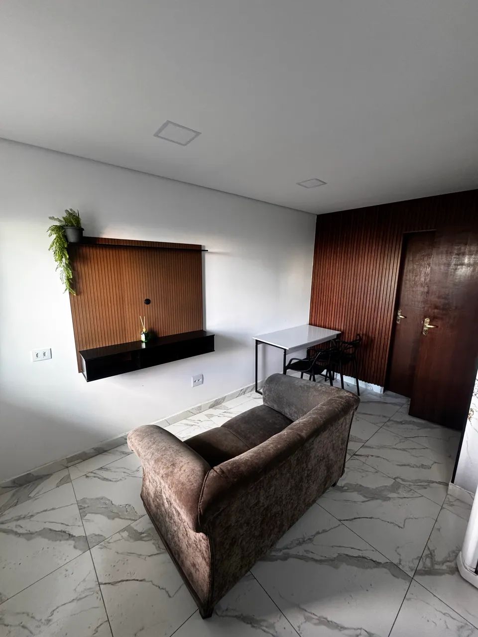 Alugo apartamento mobiliado metrô Penha 