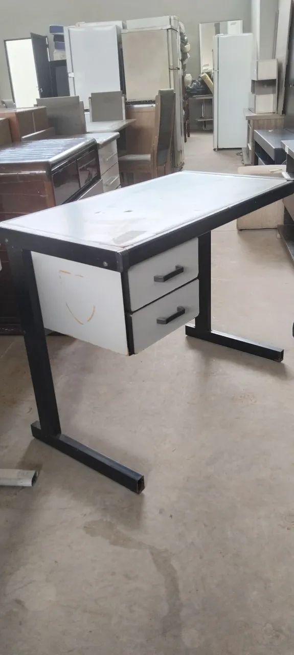 Mesa escrivaninha USADA  - Foto 2