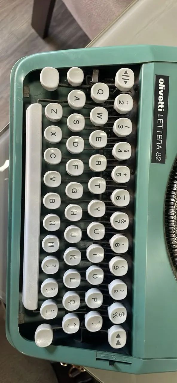 Máquina de Escrever Olivetti Lettera 82 Vintage - Foto 4