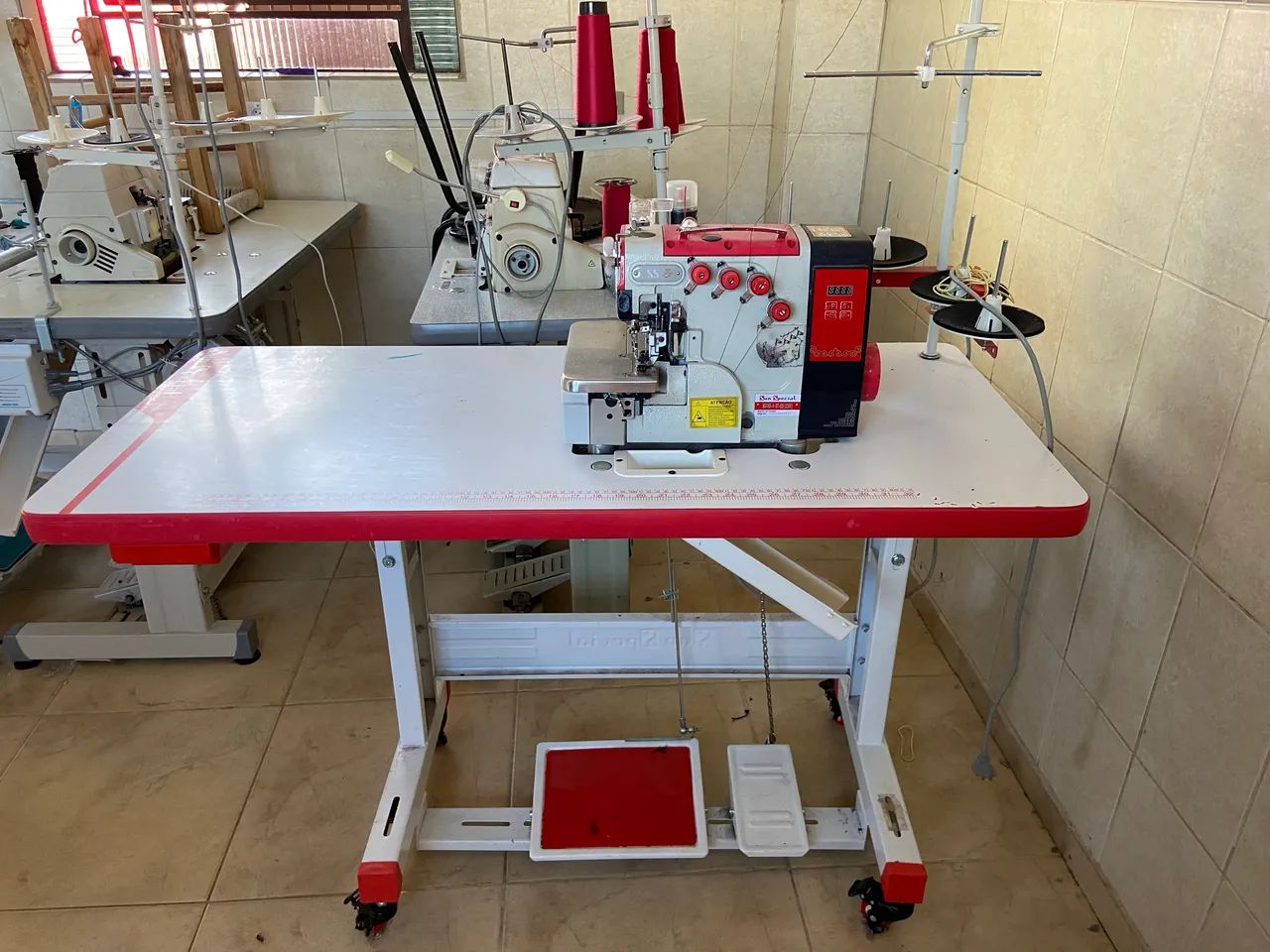 Máquina de Costura Overloque Sun Special SS 