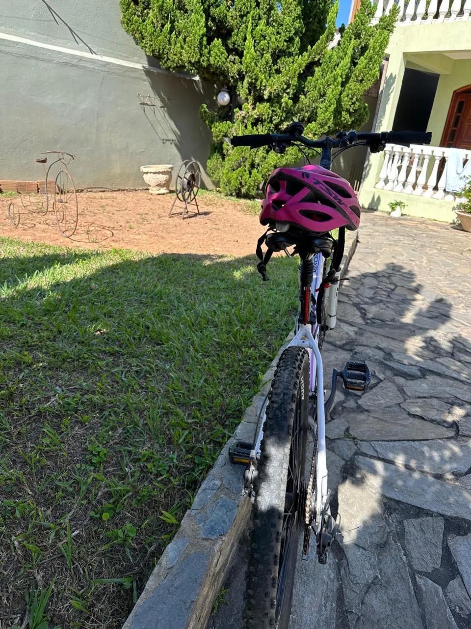 Moutain Bike Audax - Brancas e Roxa Aro 26 - Foto 5