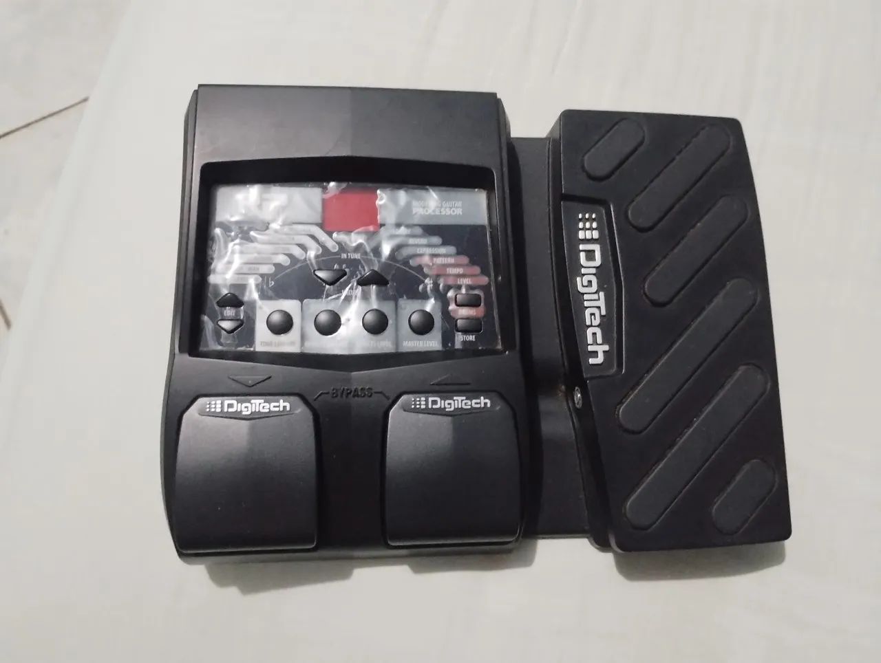 Pedaleira digitech rp90