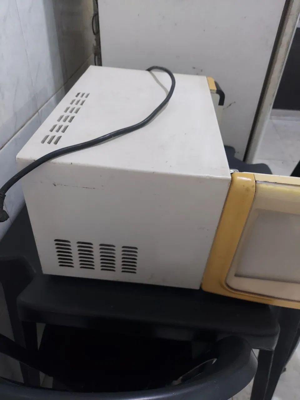 Micro-ondas Electrolux com capacitor queimado - Foto 3