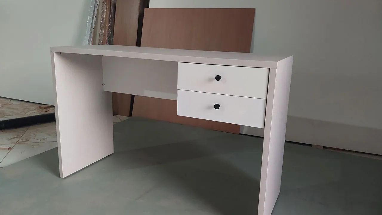 Mesa ou escrivaninha 