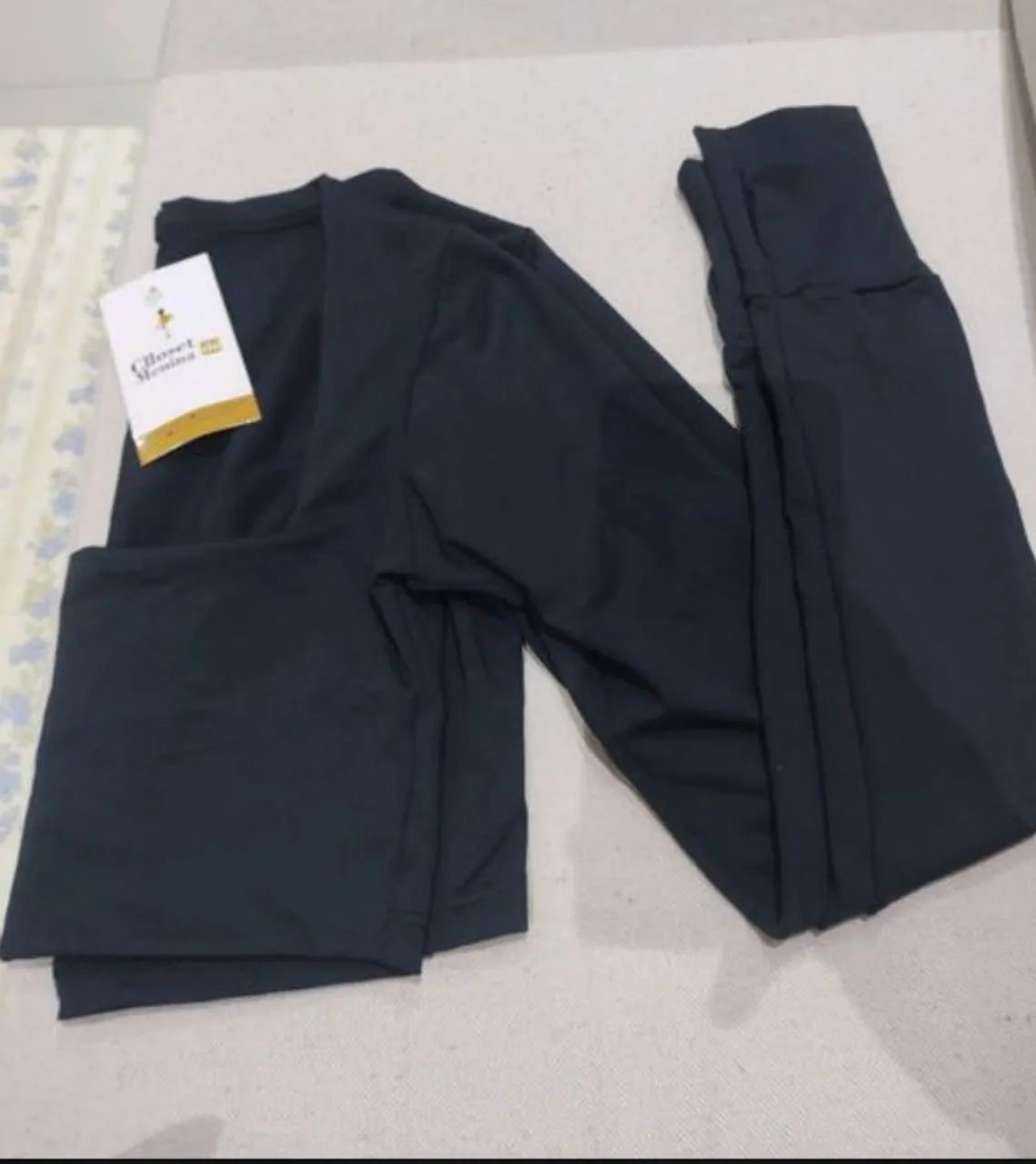 Blusa preta com elastano  - Foto 2