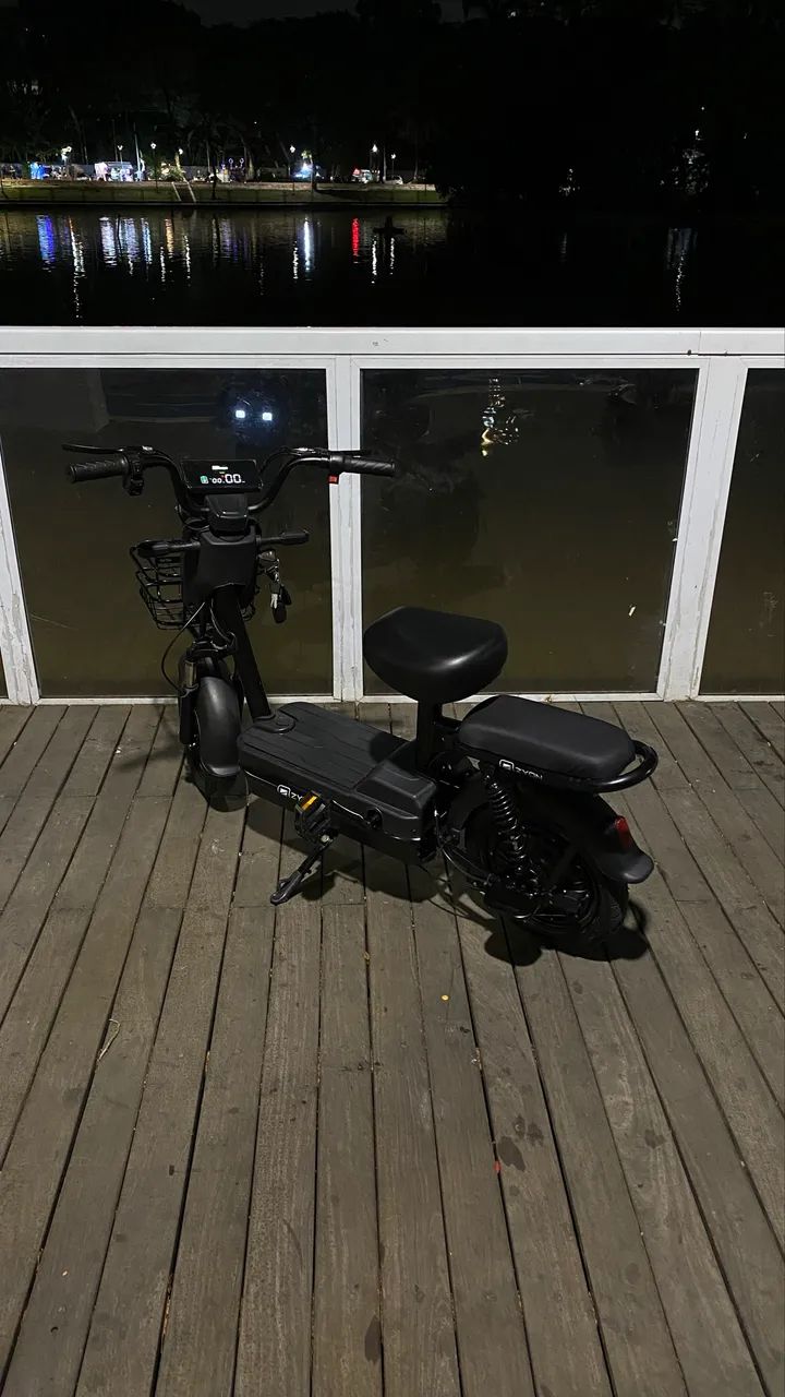 Scooter elétrico Motinha elétrica bicicleta com plástico 0km nova  - Foto 2