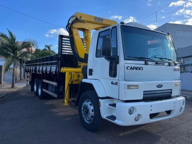Ford cargo 2428 2011 6x2 com munck  - Foto 2