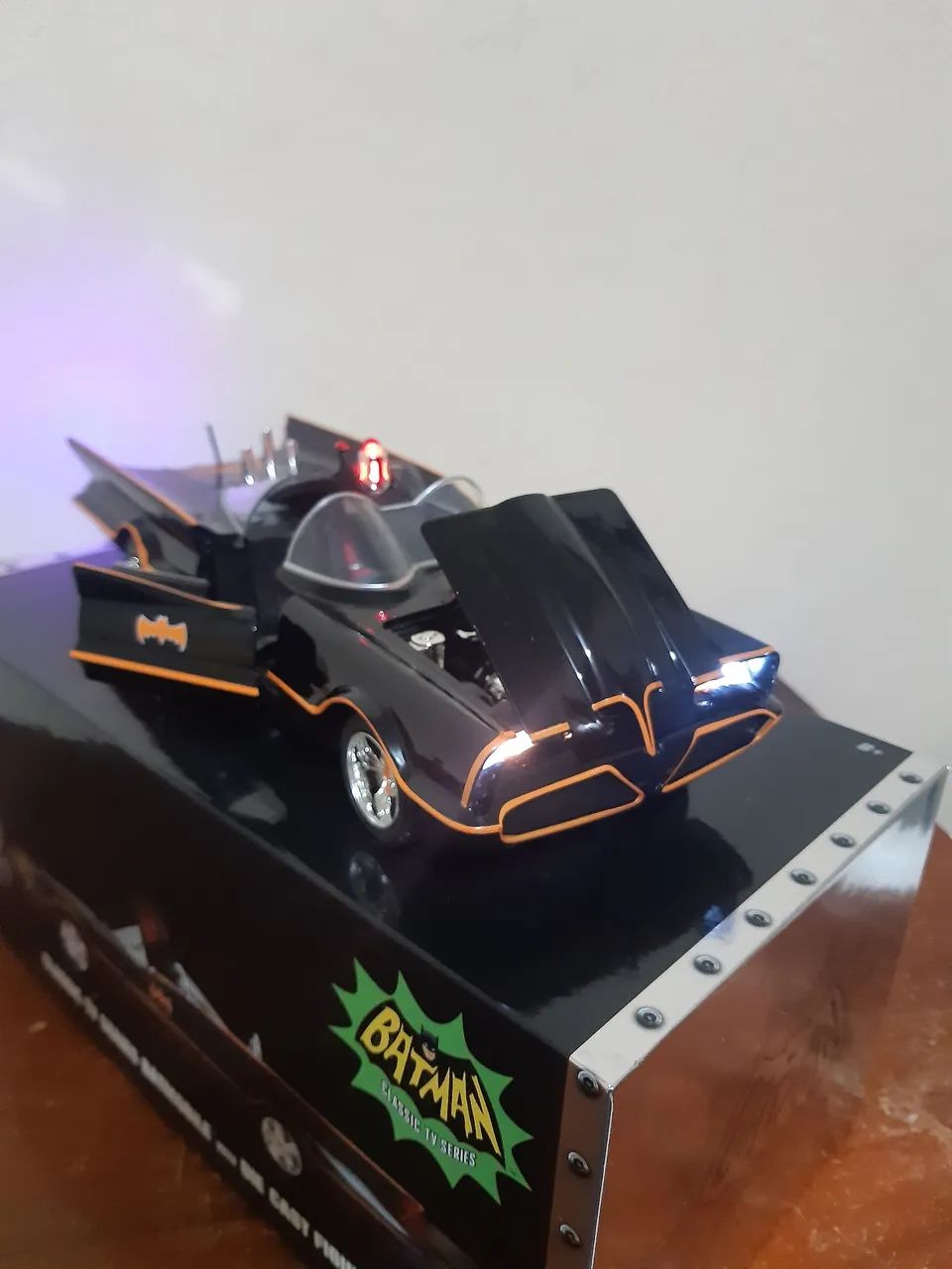Batmóvel Jada 1:18 - Foto 3
