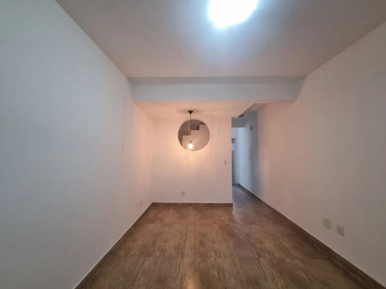 Casa Geminada com 2 quartos para alugar em Contagem