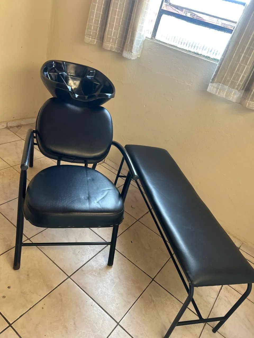 Vende-se kit lavatório com banco de espera  - Foto 2