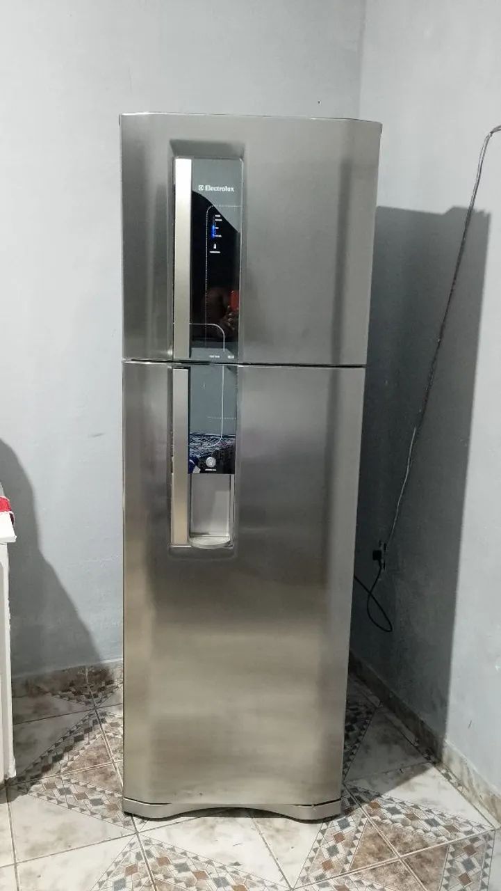 Geladeira Eletrolux aço inox 