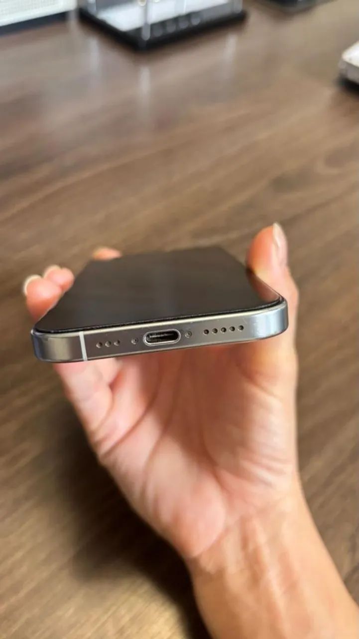 Iphone 16 PRO 1TB - Foto 5