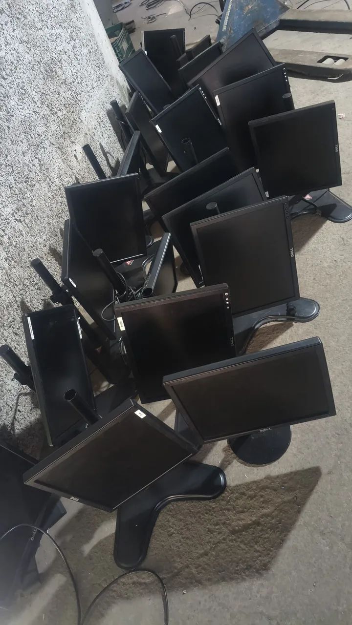 VENDO MONITORES 17 E PLACAS MÃE  - Foto 3