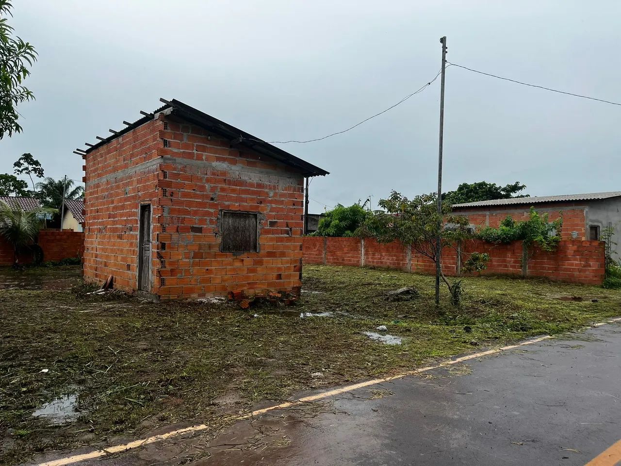 Vendo 1 compartimento com banheiro em Vila dos cabanos 