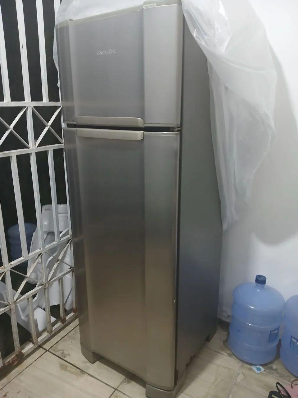 Geladeira  esmaltec modelo RCD 38
