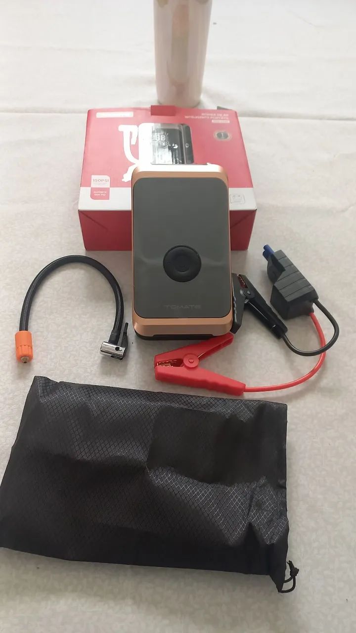  Auxiliar de partida de bateria portátil e compressor de pneu