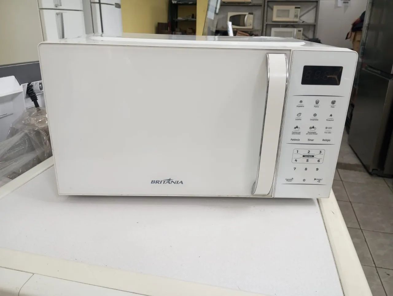 Microondas Britânia 20L 127V 