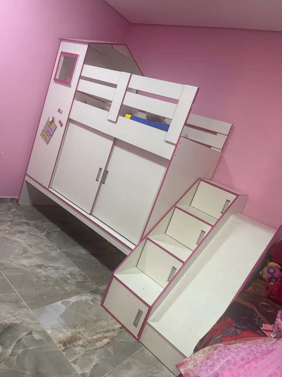 Cama planejada menina