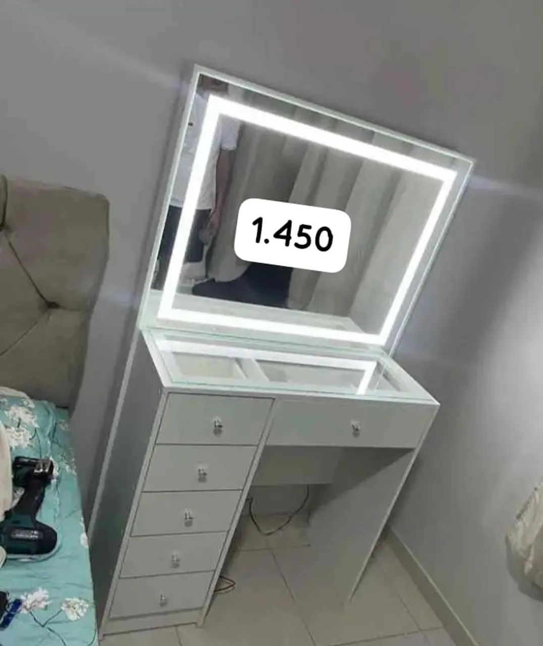 Penteadeiras com led e lâmpadas 