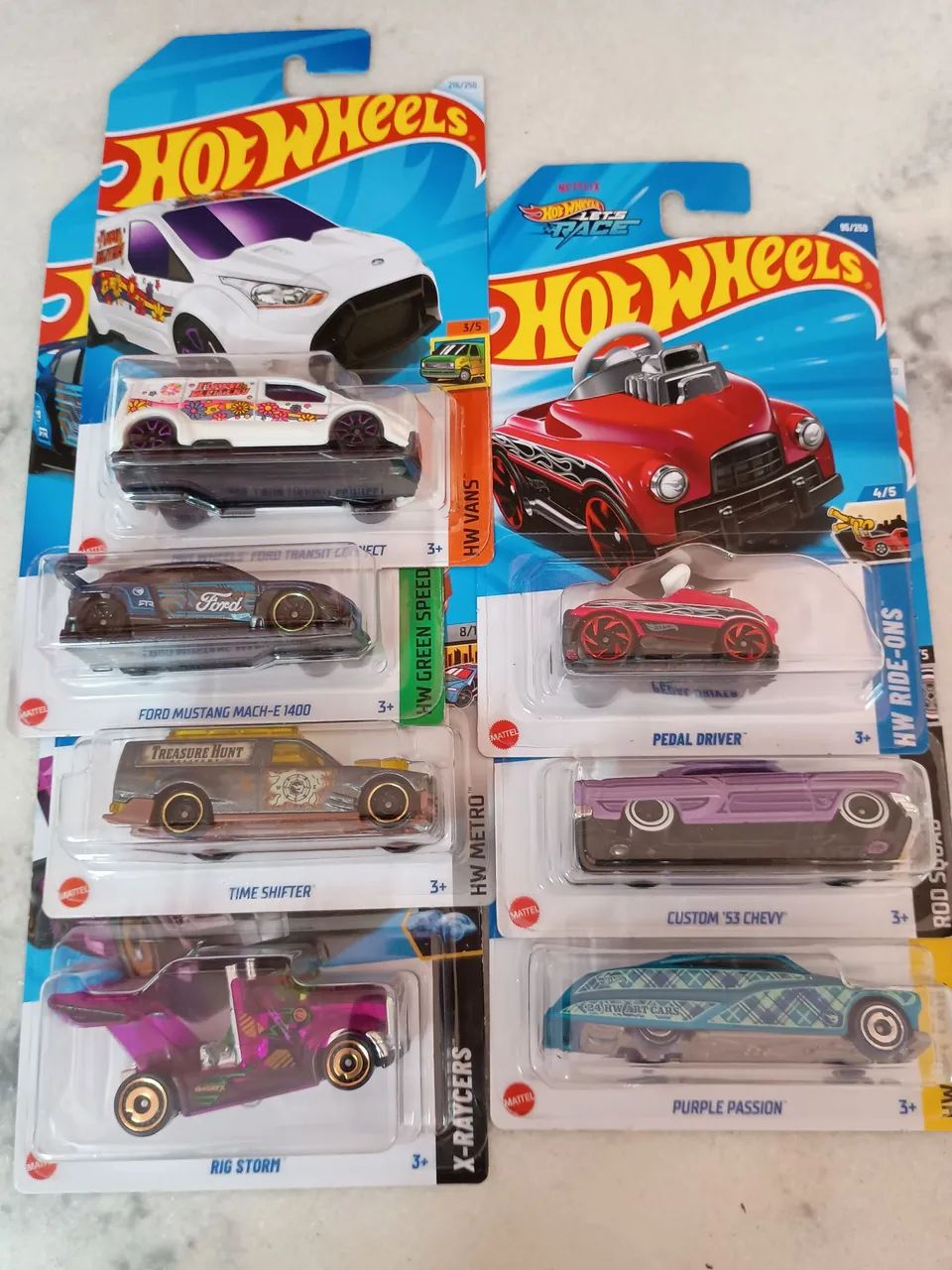 HotWheels kit com 37 TEMÁTICOS E THUNTS  - Foto 3