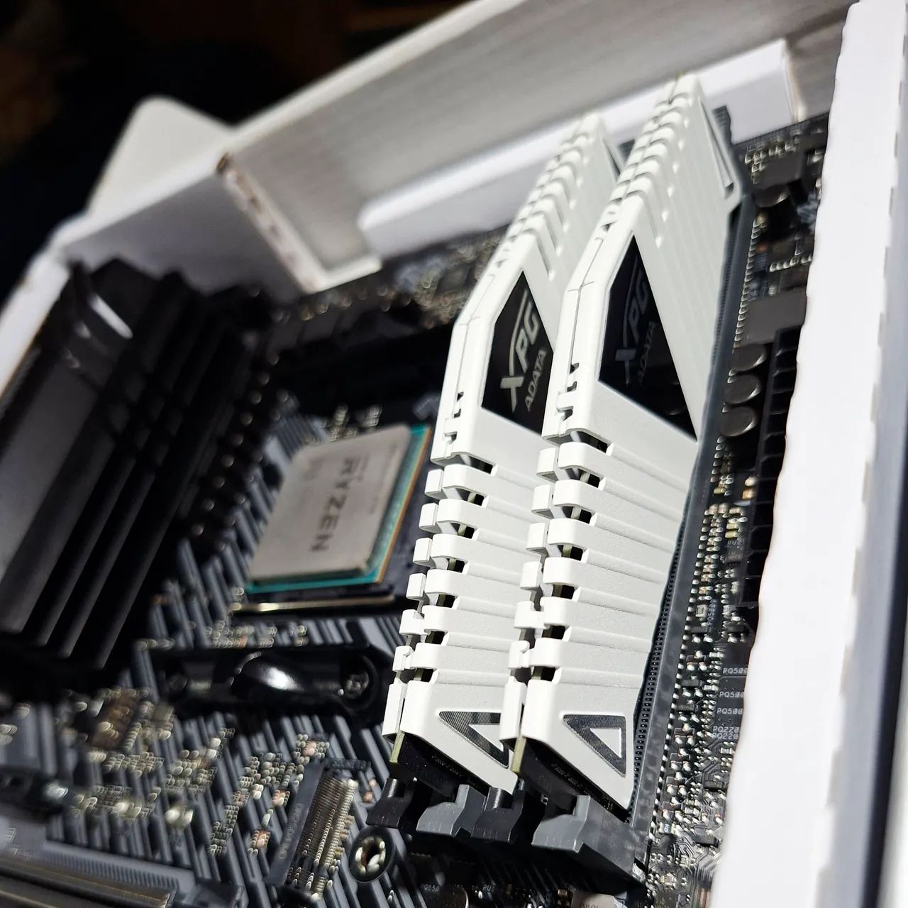 Kit Ryzen 7 5700 / 16GB XPG / A520M Plus - Foto 3