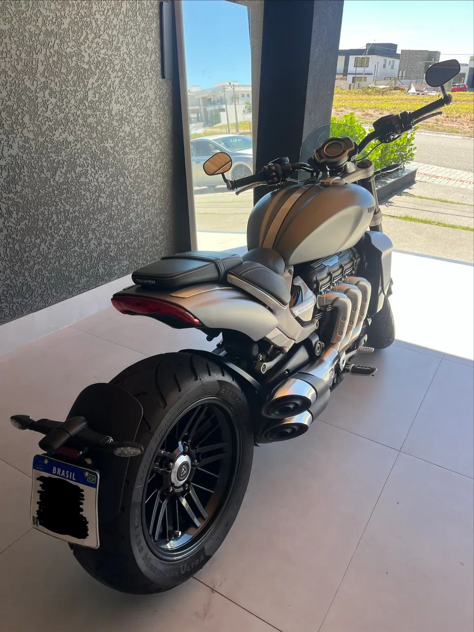 Triumph Rocket 3 - Foto 5