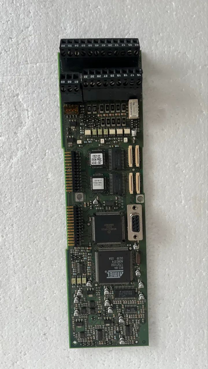 Placa de controle do Inversor de Frequência  da série Danfoss VLT5000. - Foto 2