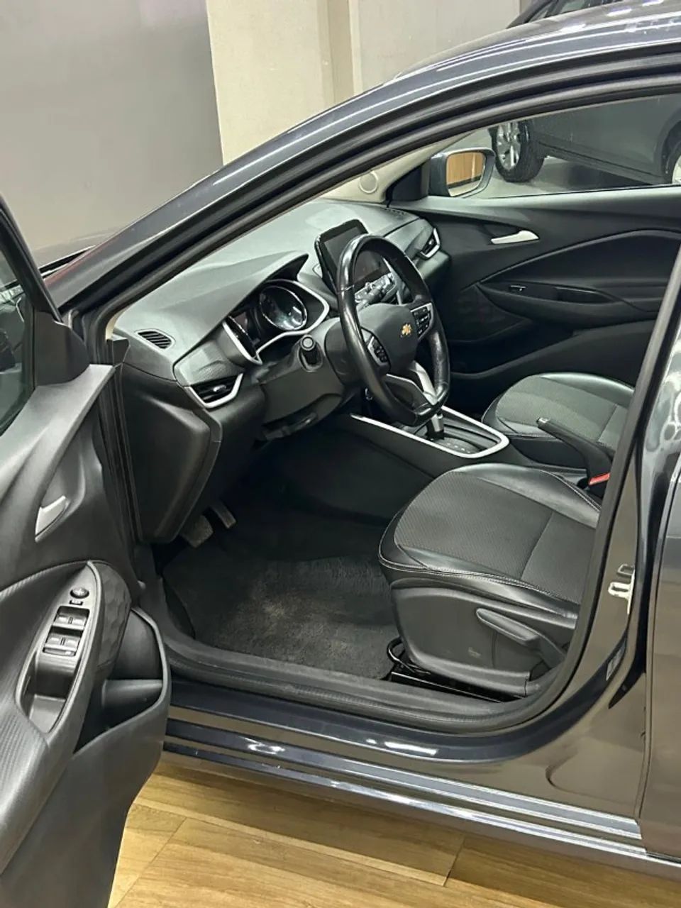 Chevrolet Onix Plus LTZ 1.0 12V TB Flex Aut. 4P 2025 - Foto 6