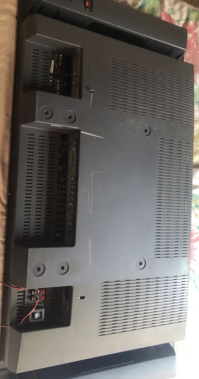 Vendo tv para retirar peças  - Foto 2