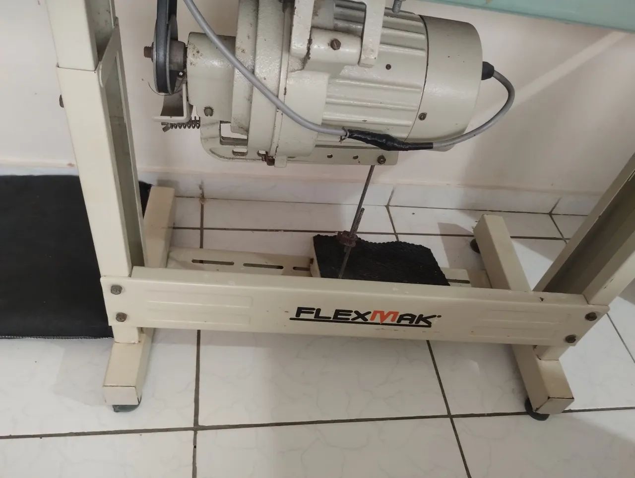 Vendo máquinas de costuras , Reta e orveloque  - Foto 5