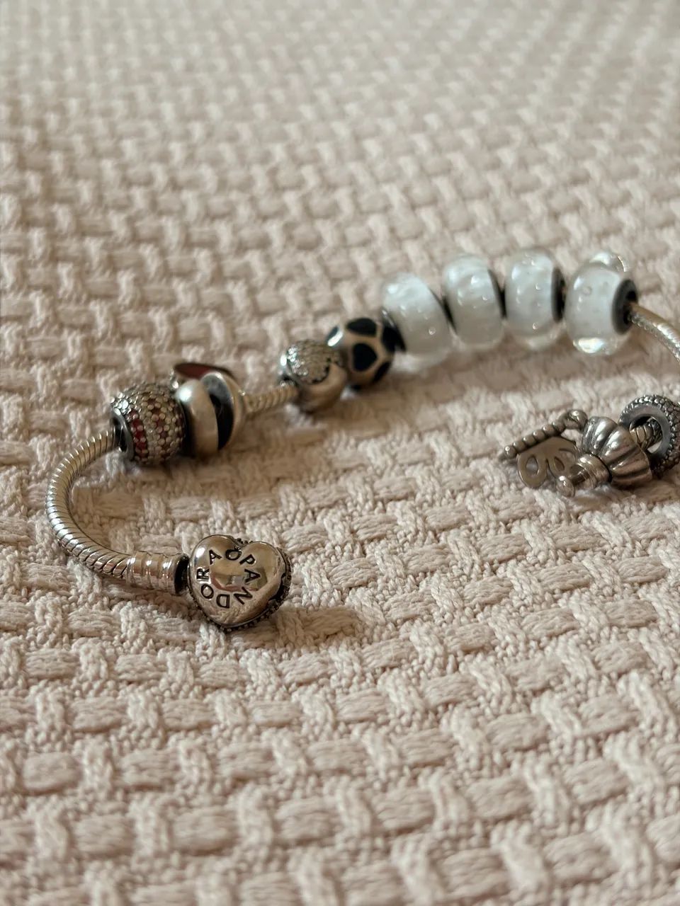 Pulseira Pandora com berloques - Foto 3
