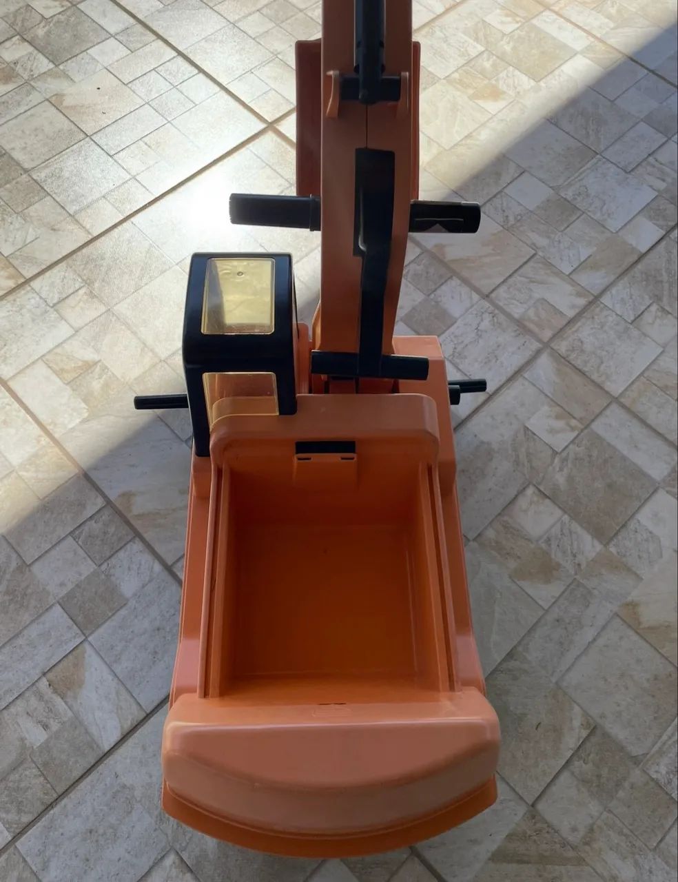 Brinquedo Trator Escavadeira - Foto 5