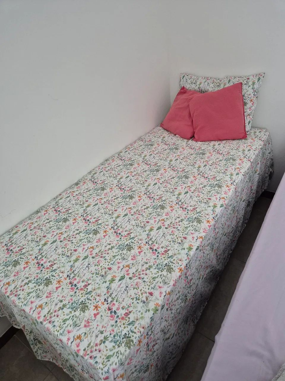 Cama solteiro colchão ortopédico ORTOBOM - Ótima e barata!!
