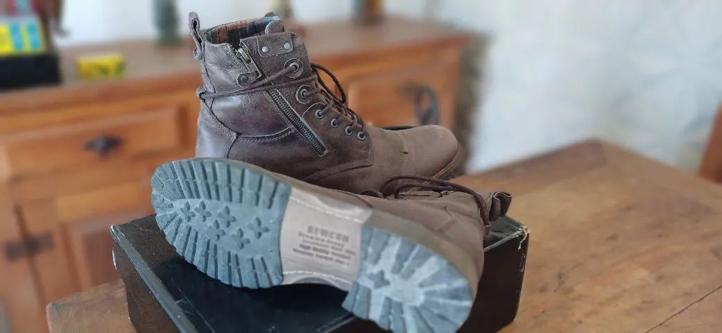 Boot Zariff em couro resistente! Oportunidade, super estiloso! - Foto 2