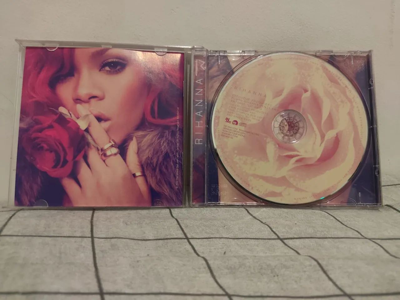 CD LOUD RIHANNA - Foto 3