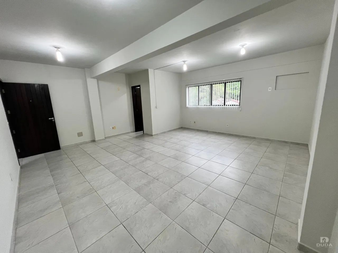 Sala comercial com 47 m² e 01 banheiro - Foto 3