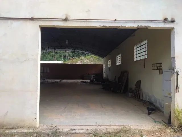 Galpão de 2200m² com Casa Acoplada Localizada em Mairinque! - Foto 2